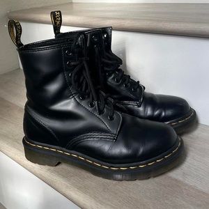 DR MARTENS 1460 BLACK BOOTS SIZE 6 WOMENS